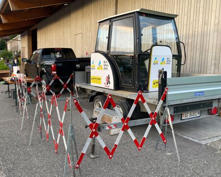 Prêt de la cabine basculante sur remorque automobile